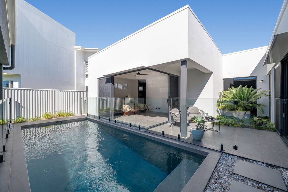 10 Arlington Drive, PELICAN WATERS, QLD 4551