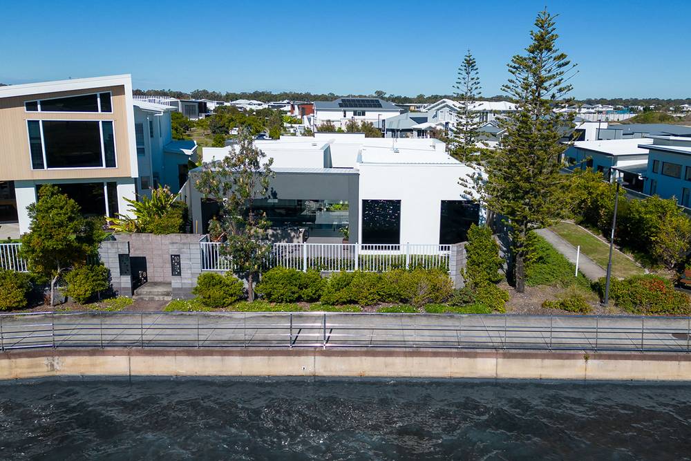 10 Arlington Drive, PELICAN WATERS, QLD 4551