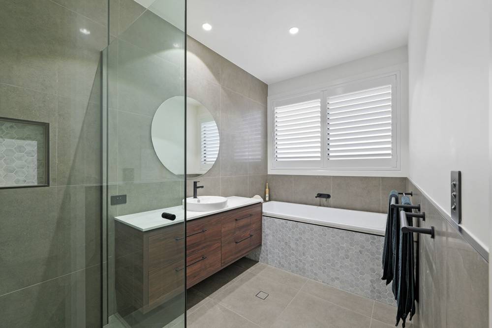 10 Arlington Drive, PELICAN WATERS, QLD 4551