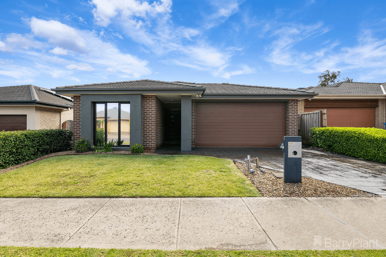 4 White Gum Way, Cranbourne North, VIC 3977