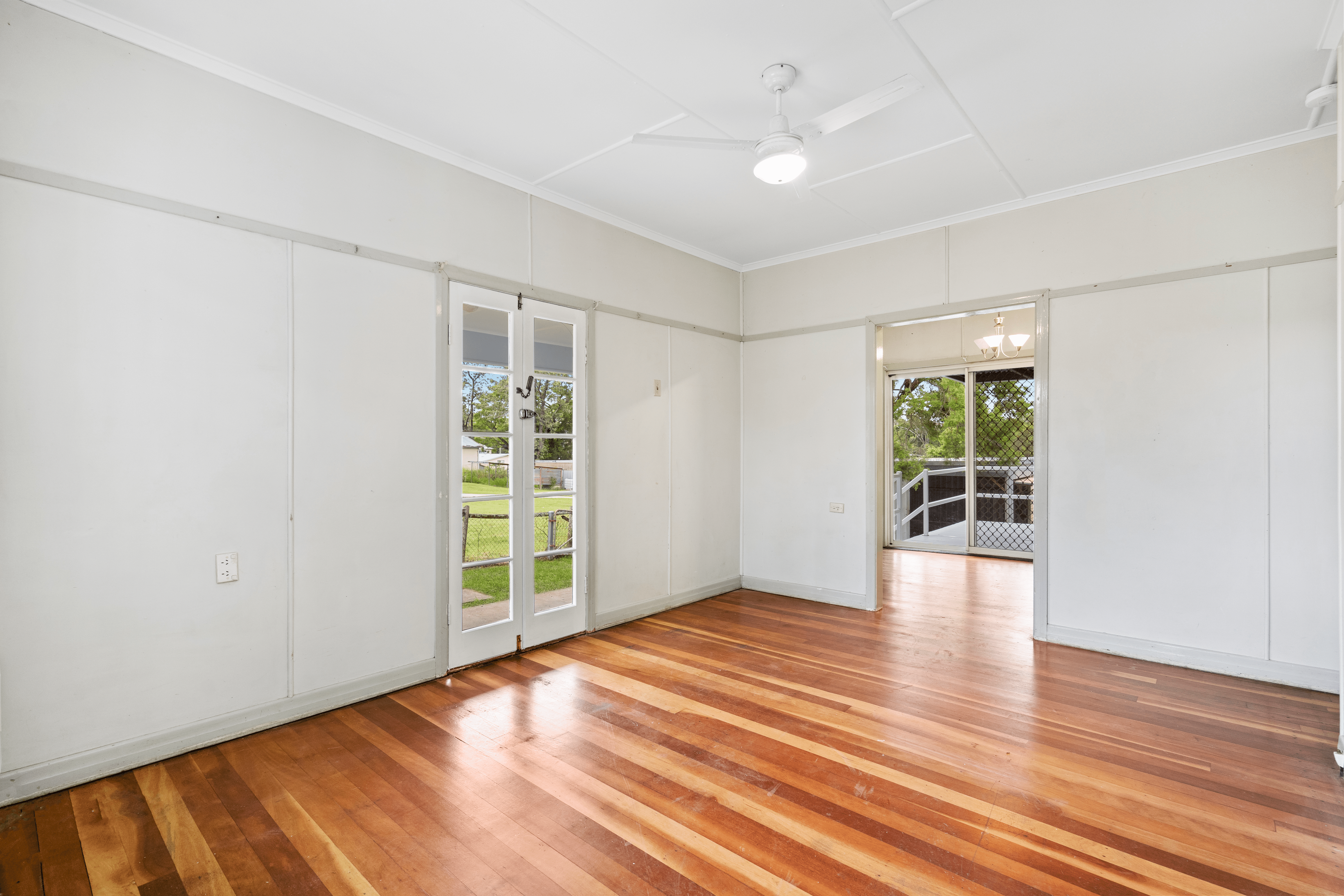 209 Warwick Road, CHURCHILL, QLD 4305