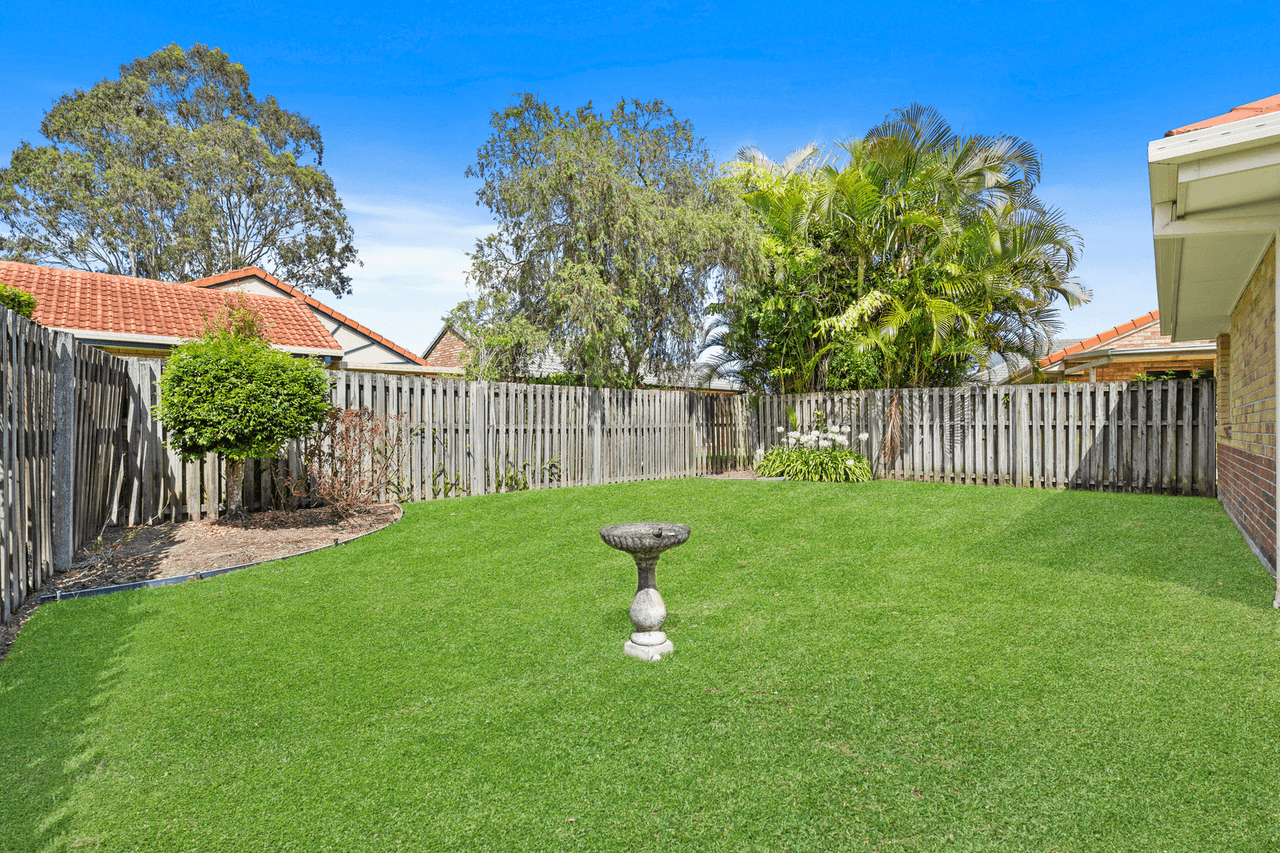 35 Silver Glade Drive, ELANORA, QLD 4221