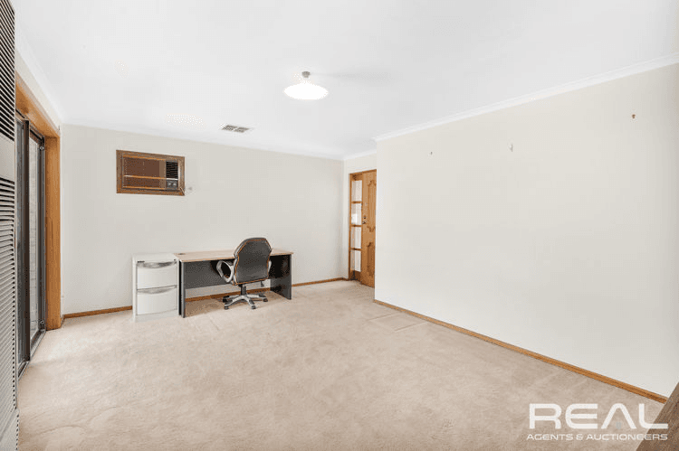 63 Piper Street, PARAFIELD GARDENS, SA 5107