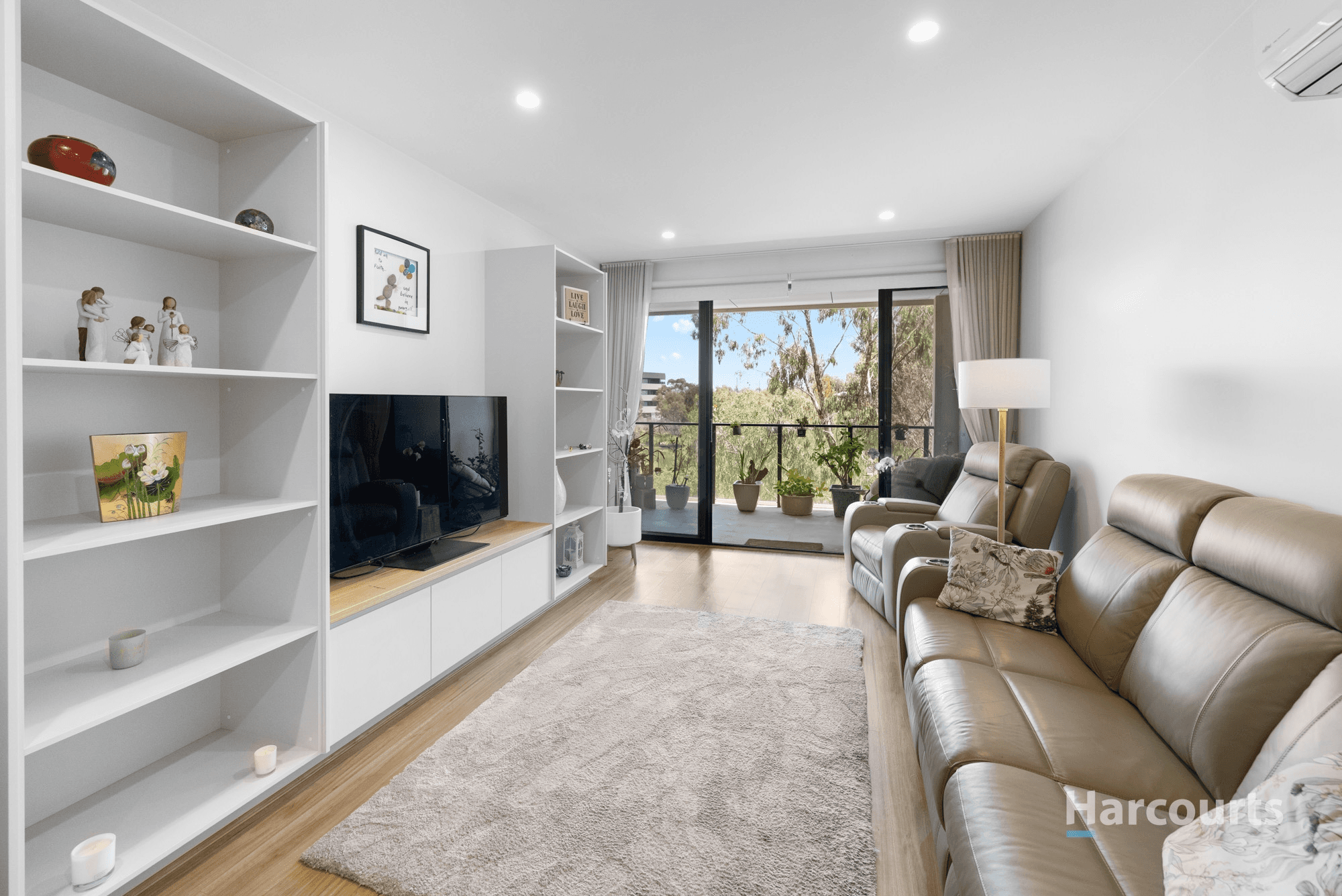 17/2 Monckton Place, Caroline Springs, VIC 3023