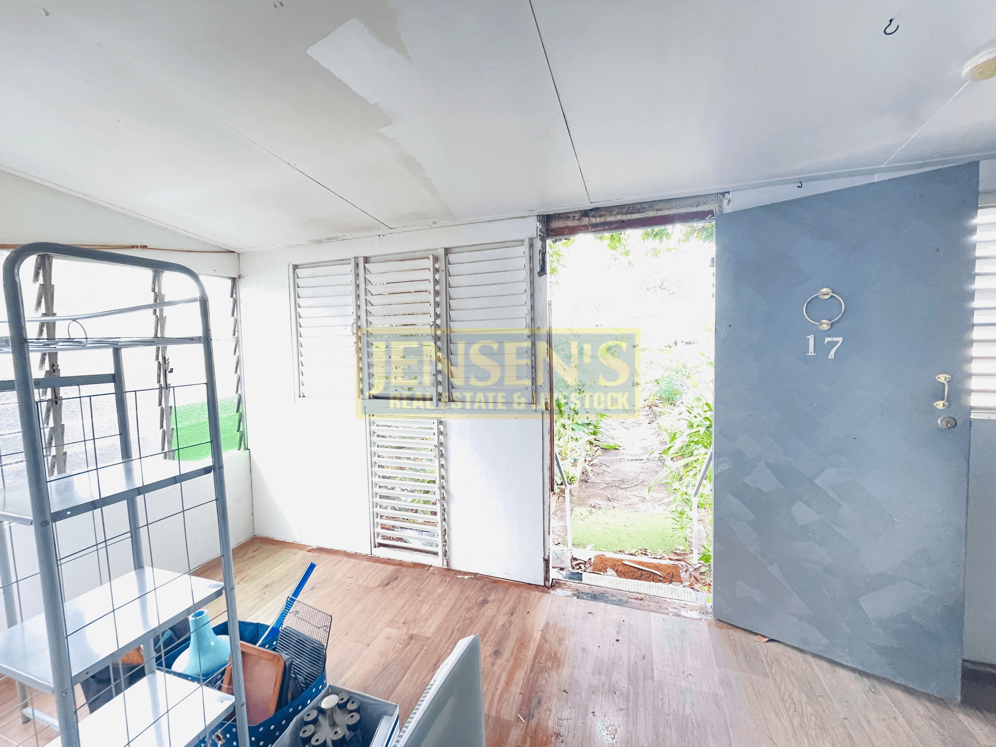17 Racecourse Road, RICHMOND HILL, QLD 4820