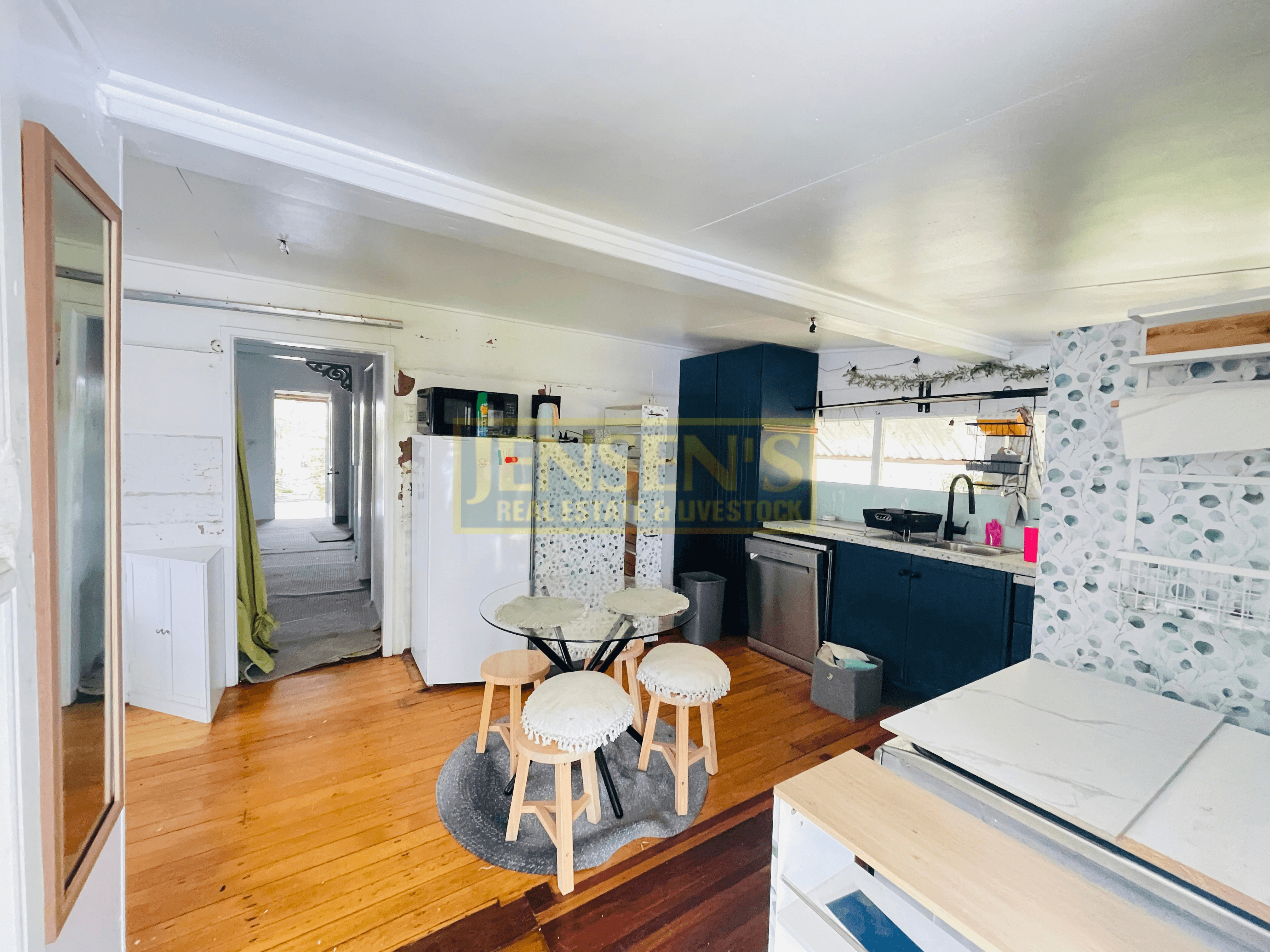 17 Racecourse Road, RICHMOND HILL, QLD 4820