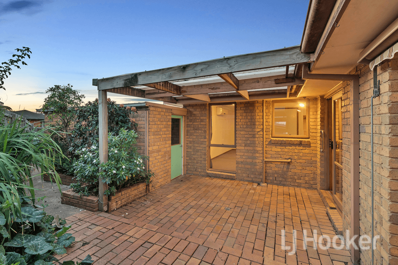 2/4 King David Court, HAMPTON PARK, VIC 3976