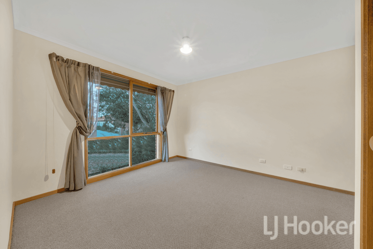 2/4 King David Court, HAMPTON PARK, VIC 3976