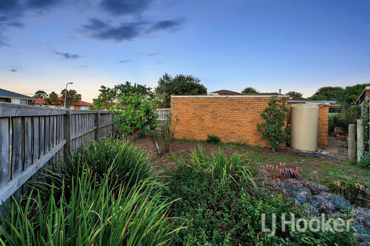 2/4 King David Court, HAMPTON PARK, VIC 3976