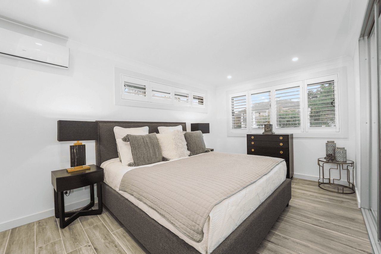 14 Lucinda Avenue, GEORGES HALL, NSW 2198