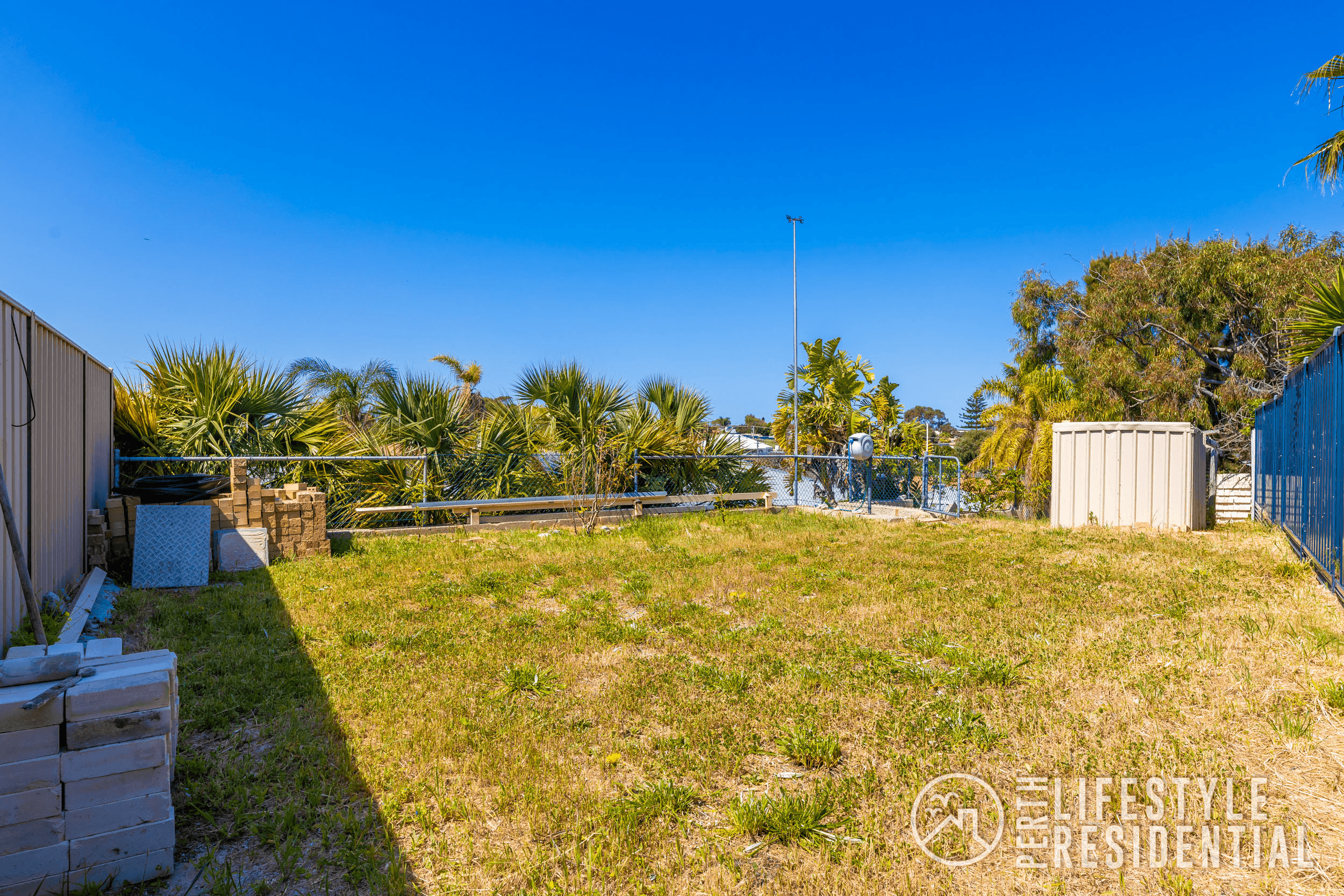 10 Stuart Place, TWO ROCKS, WA 6037