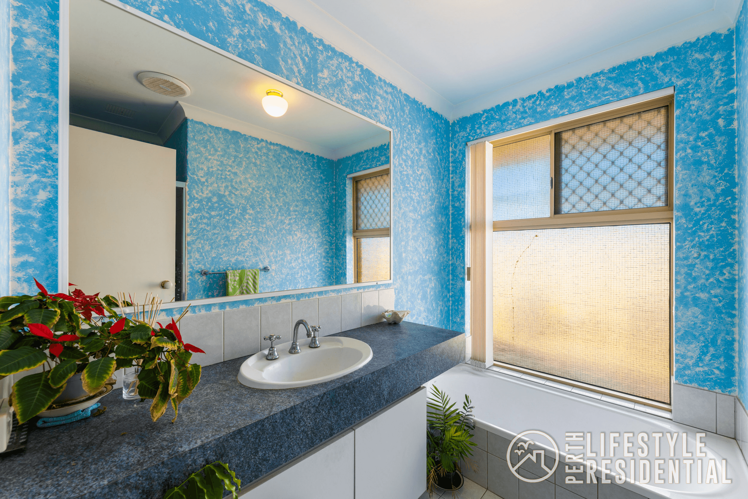 10 Stuart Place, TWO ROCKS, WA 6037