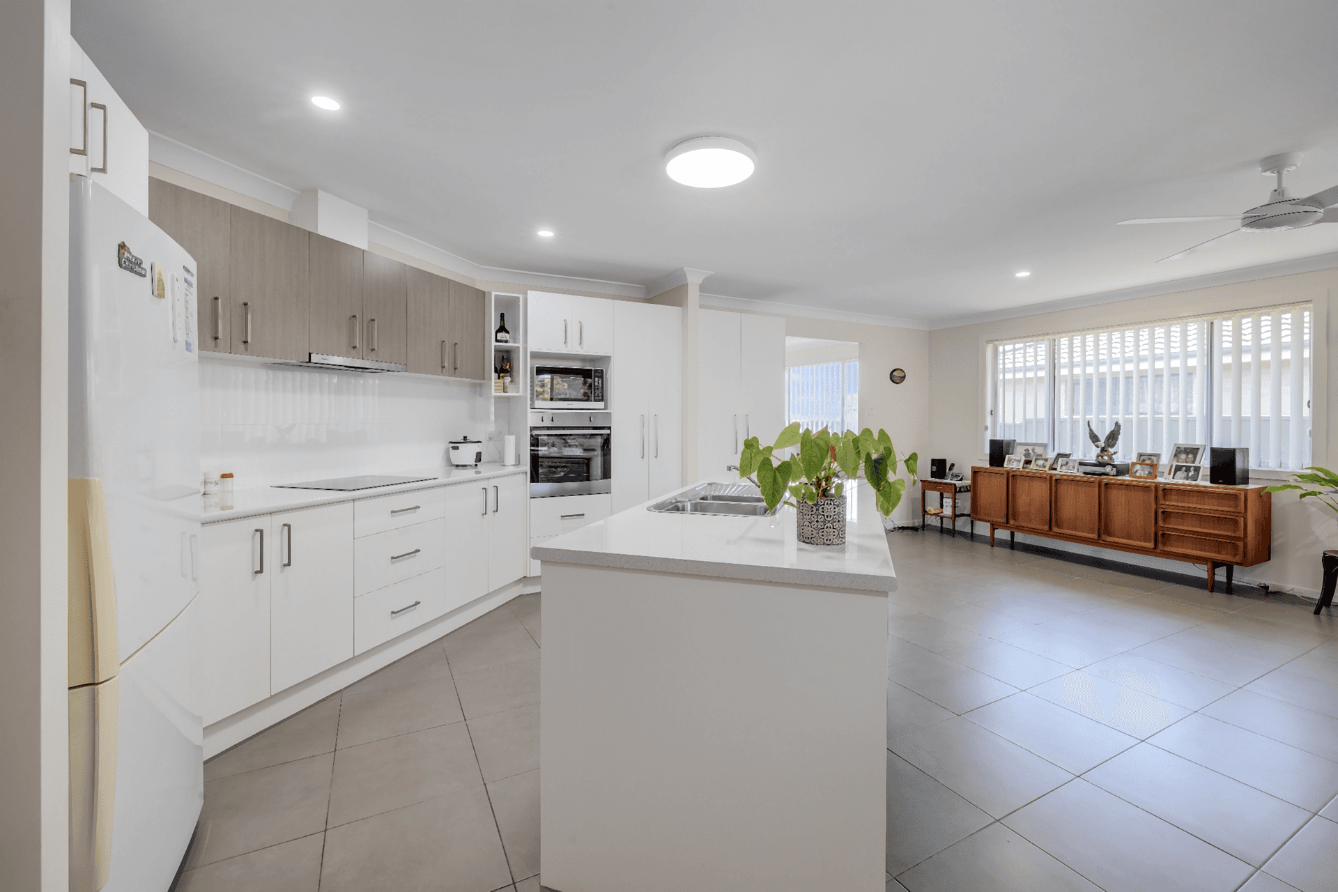 16 Prior Circuit, West Kempsey, NSW 2440