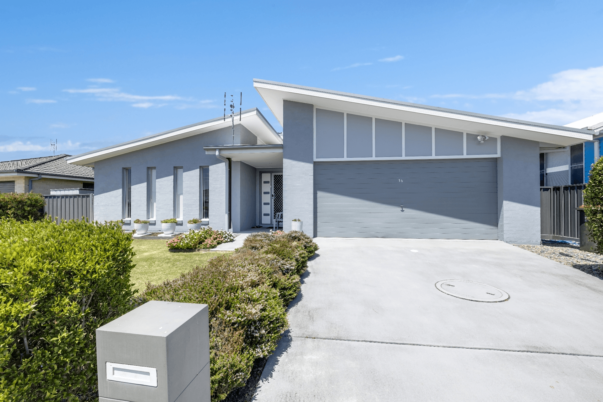 16 Prior Circuit, West Kempsey, NSW 2440