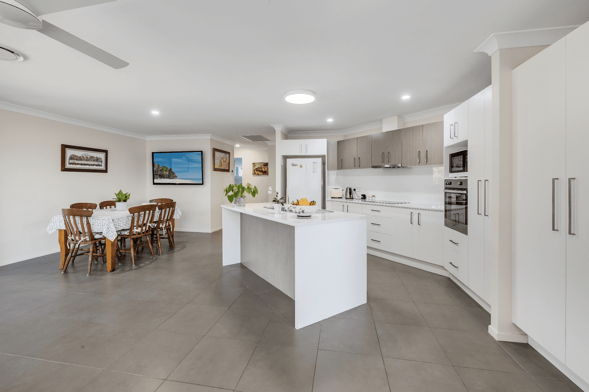 16 Prior Circuit, West Kempsey, NSW 2440