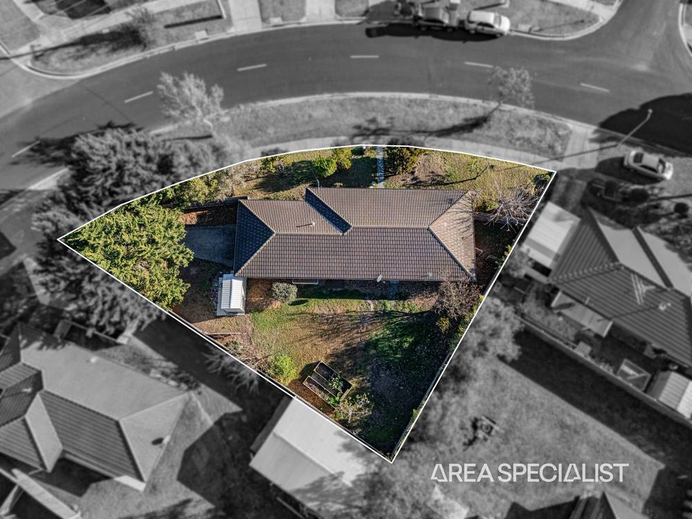 18 Simon Drive, Pakenham, VIC 3810