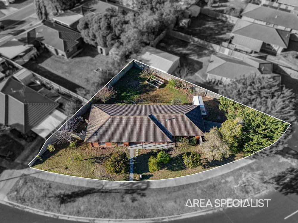 18 Simon Drive, Pakenham, VIC 3810