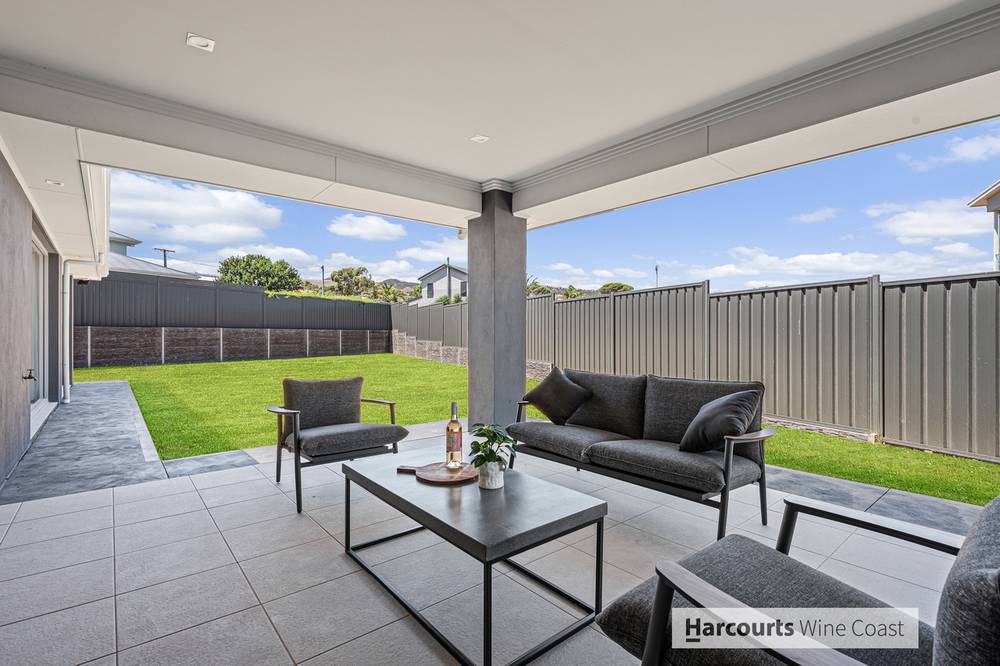 4 Duncanson Avenue, SELLICKS BEACH, SA 5174