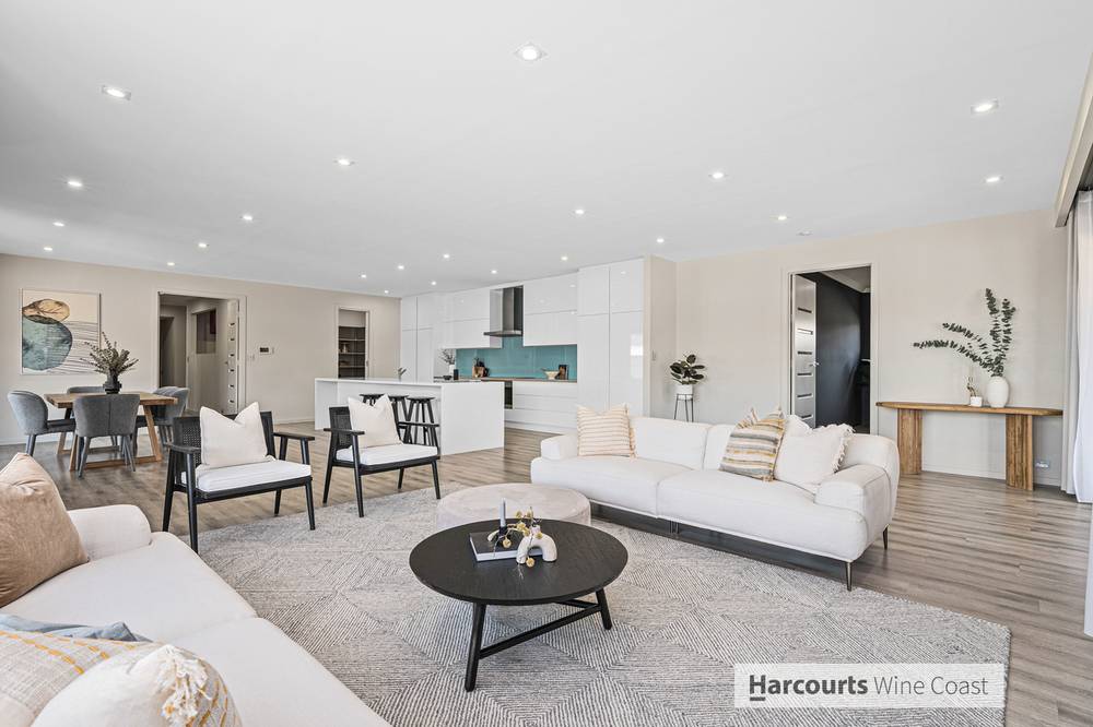 4 Duncanson Avenue, SELLICKS BEACH, SA 5174