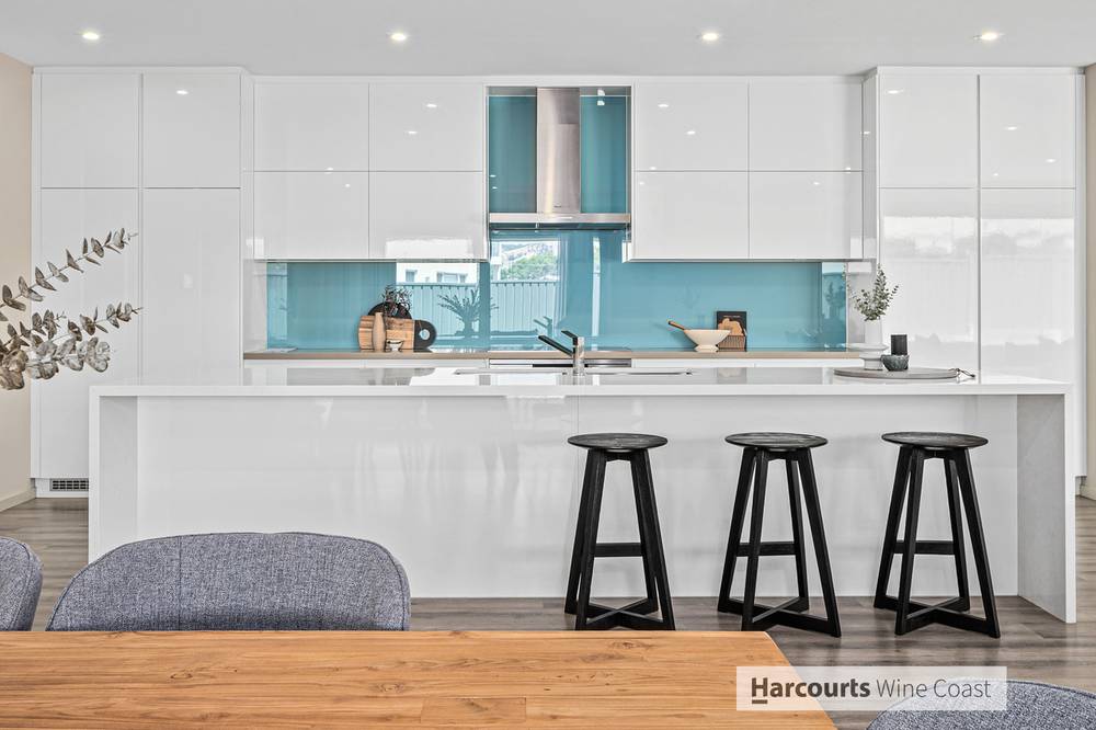 4 Duncanson Avenue, SELLICKS BEACH, SA 5174