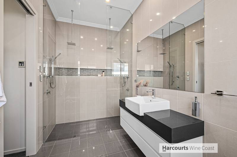 4 Duncanson Avenue, SELLICKS BEACH, SA 5174