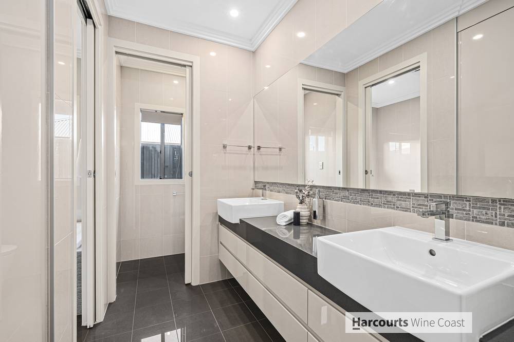 4 Duncanson Avenue, SELLICKS BEACH, SA 5174