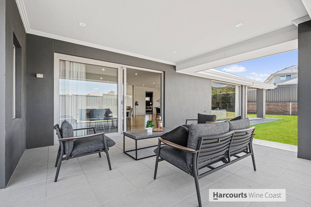 4 Duncanson Avenue, SELLICKS BEACH, SA 5174