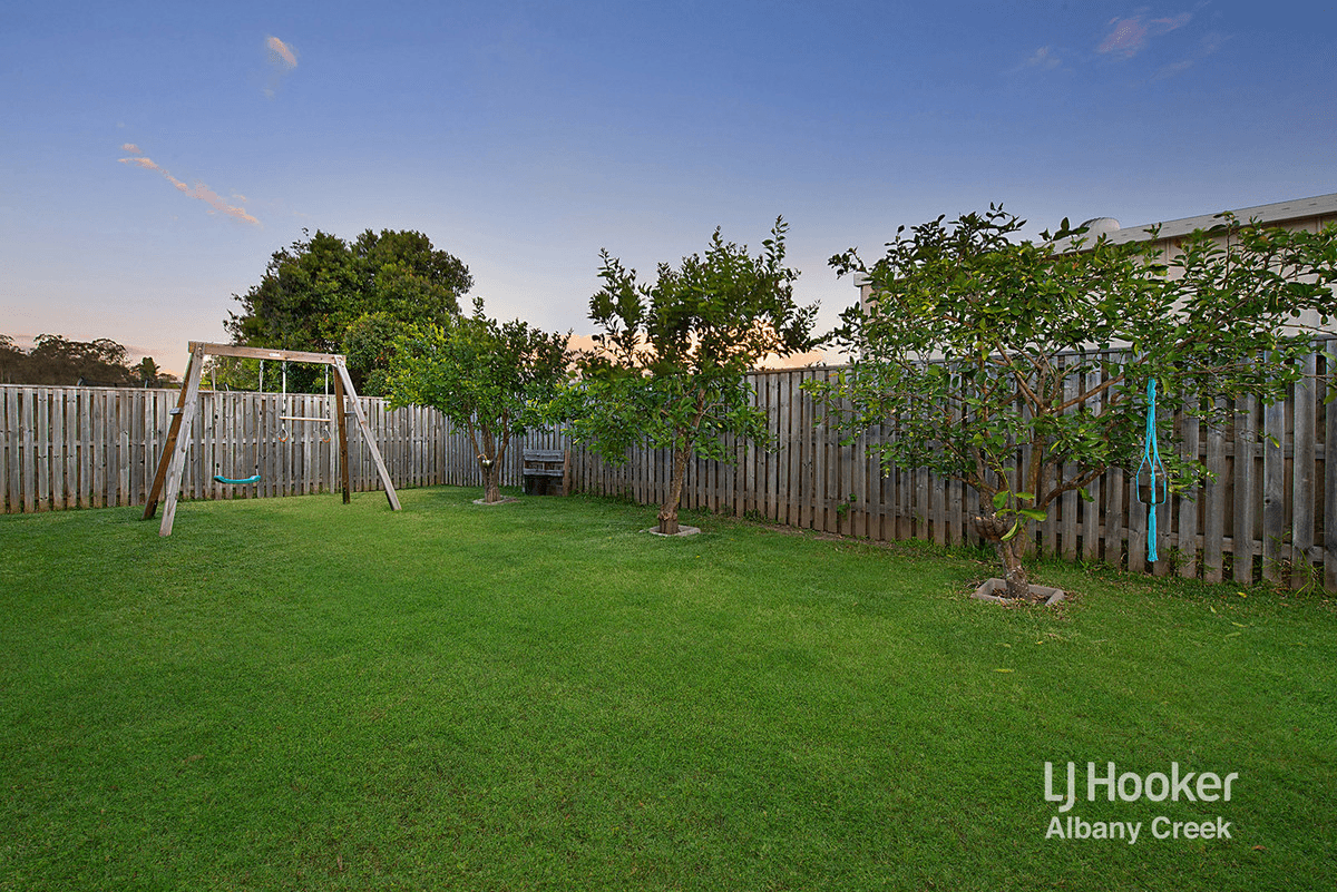 1 Bend Court, EATONS HILL, QLD 4037