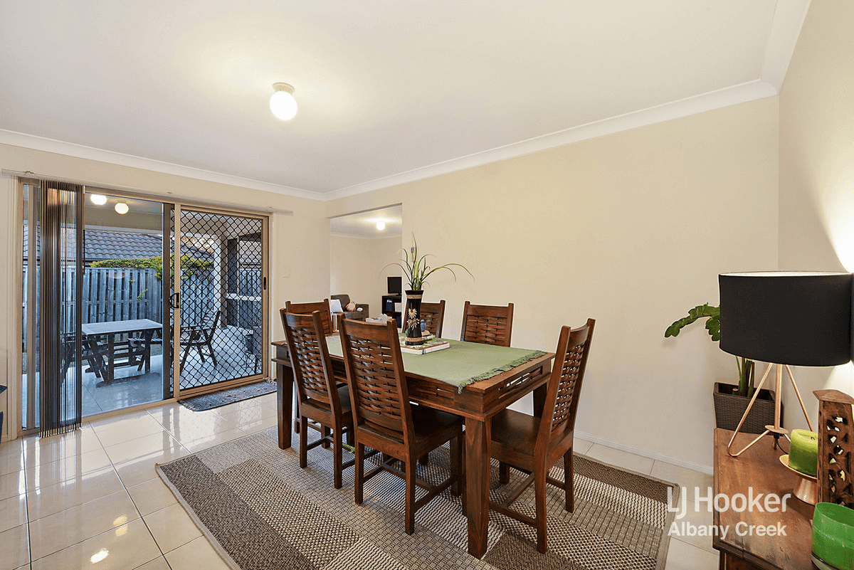 1 Bend Court, EATONS HILL, QLD 4037