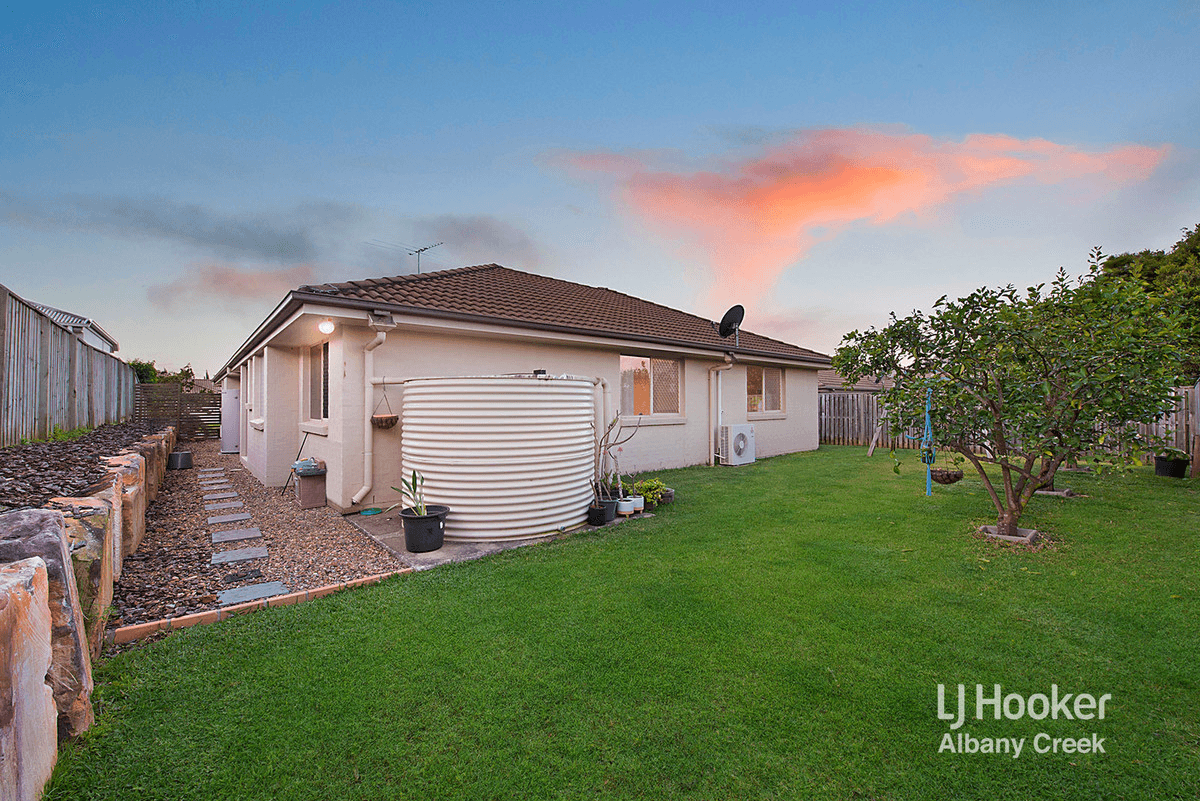 1 Bend Court, EATONS HILL, QLD 4037