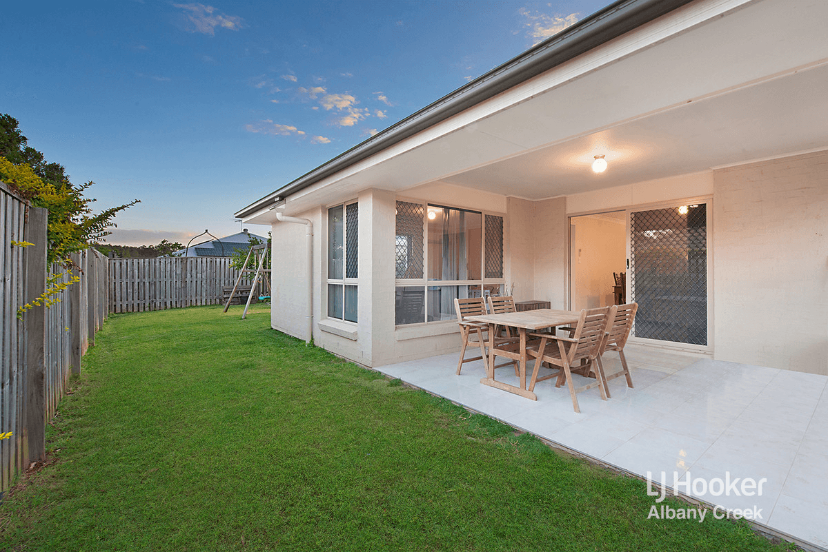 1 Bend Court, EATONS HILL, QLD 4037