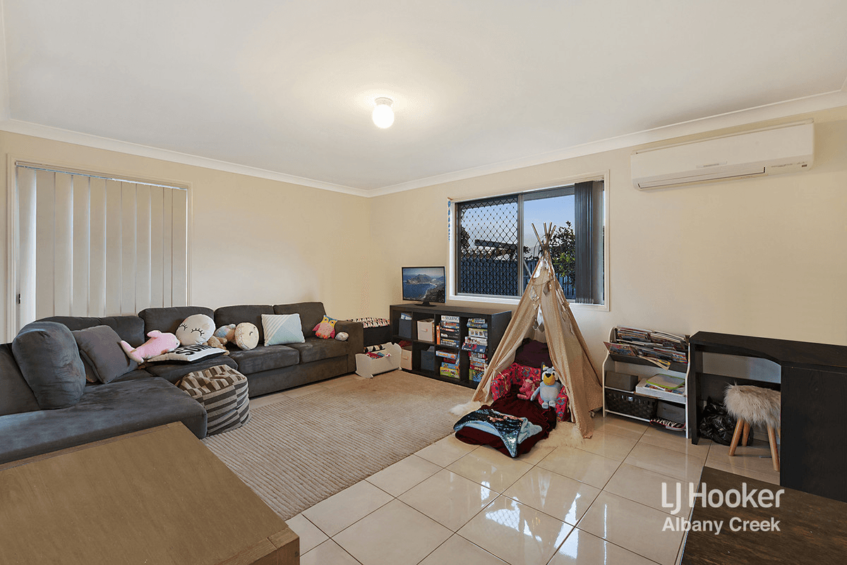 1 Bend Court, EATONS HILL, QLD 4037