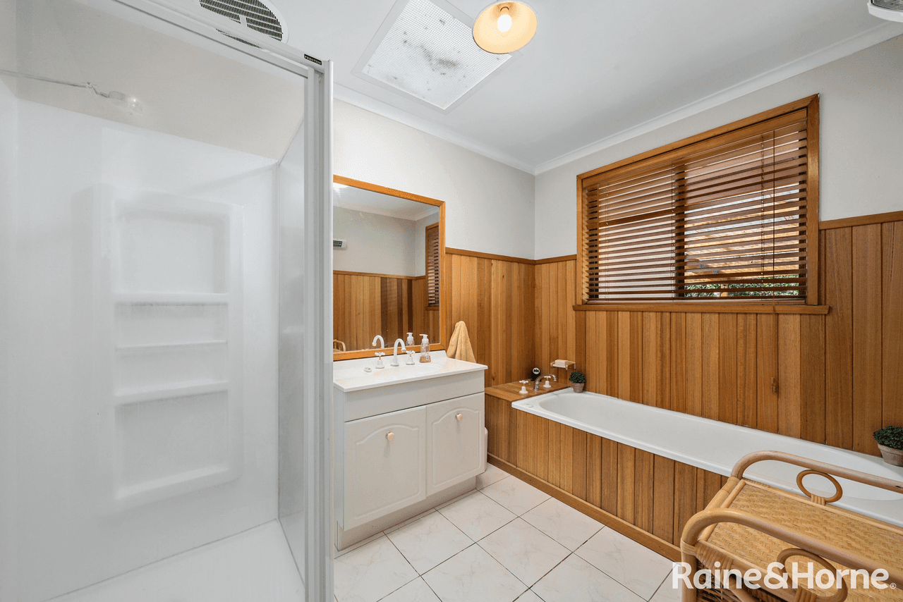 8 Seamist Court, LAUDERDALE, TAS 7021