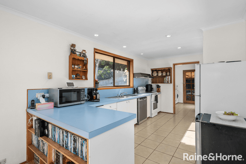 8 Seamist Court, LAUDERDALE, TAS 7021