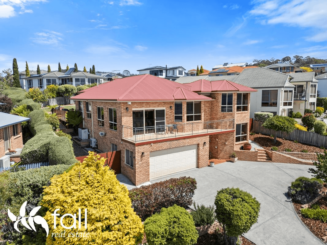 16 Tahune Crescent, BLACKMANS BAY, TAS 7052