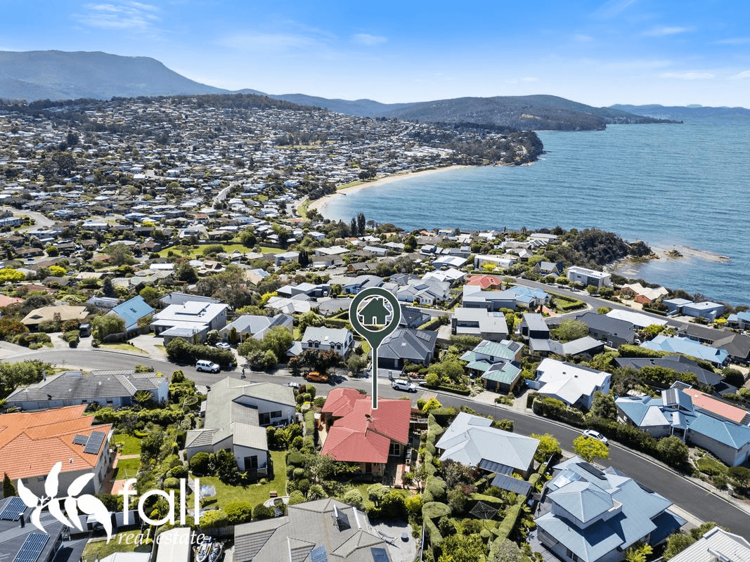 16 Tahune Crescent, BLACKMANS BAY, TAS 7052