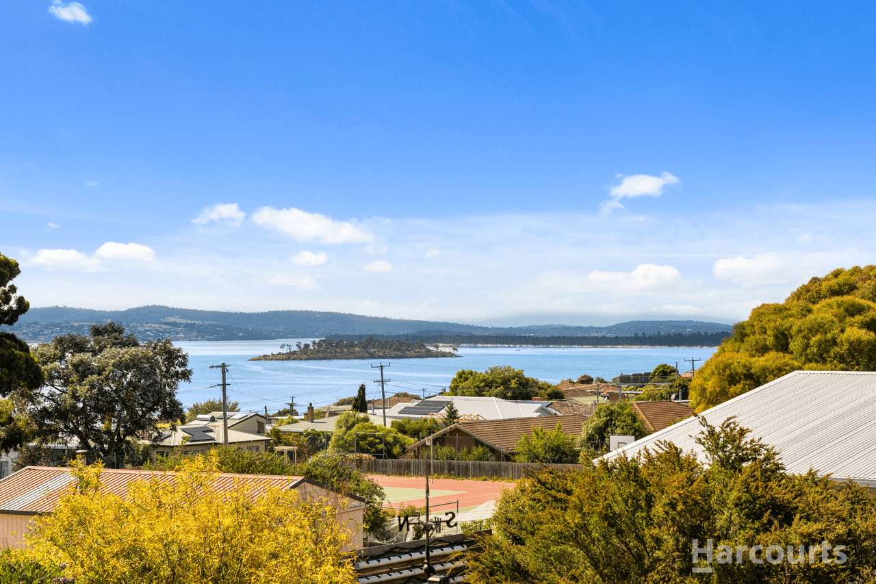 37 Raynors Road, MIDWAY POINT, TAS 7171