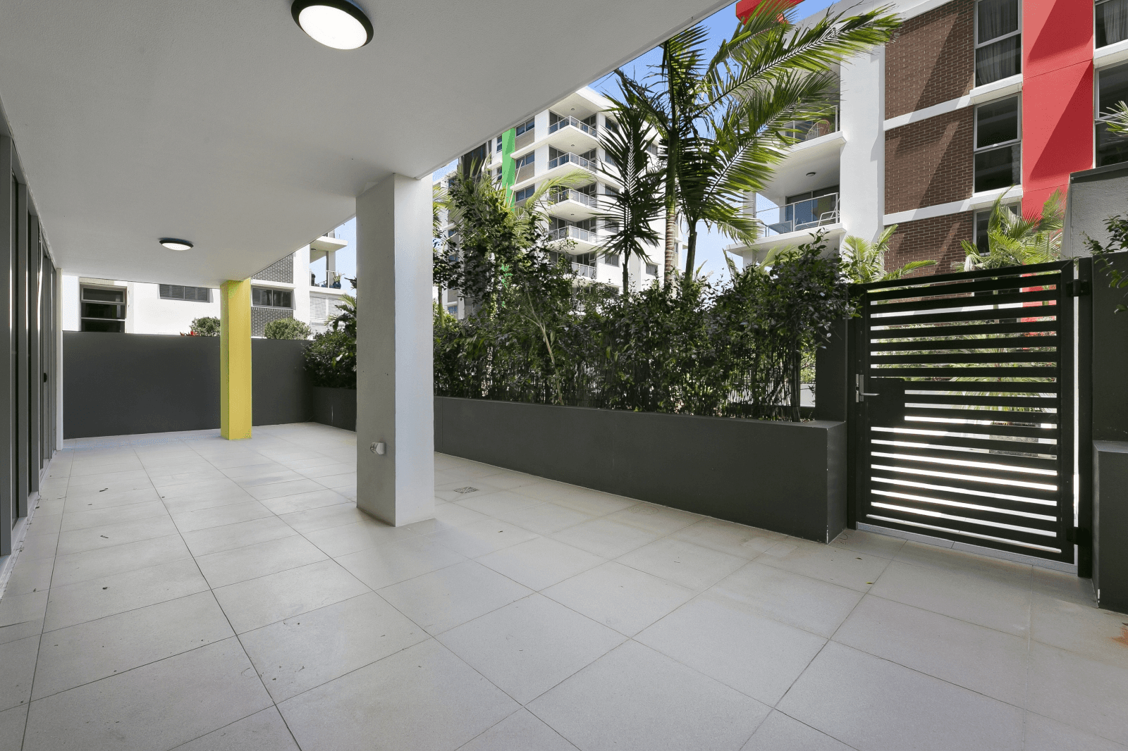 112/33 Lakefront Crescent, "Aura Apartments", VARSITY LAKES, QLD 4227