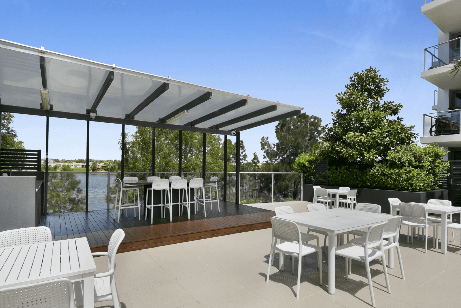 112/33 Lakefront Crescent, "Aura Apartments", VARSITY LAKES, QLD 4227