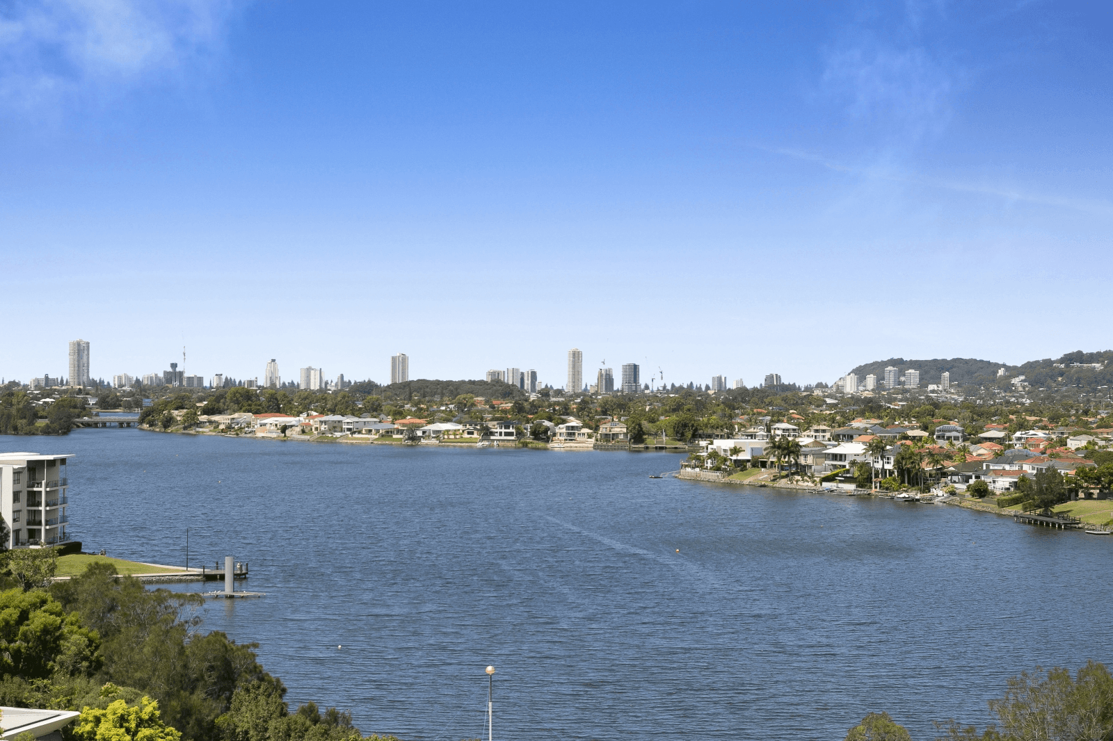 112/33 Lakefront Crescent, "Aura Apartments", VARSITY LAKES, QLD 4227