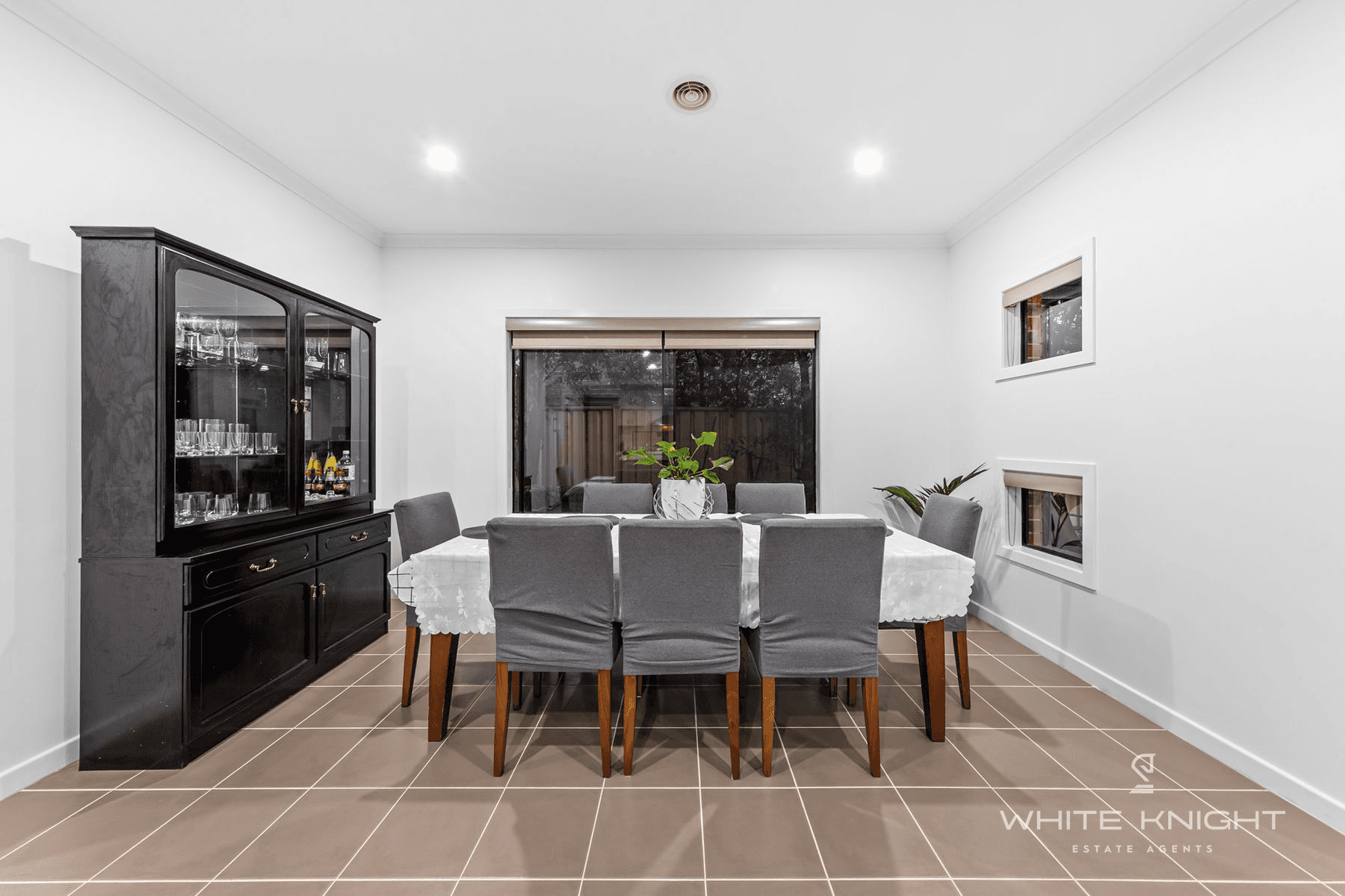 8 Oldis Close, CAROLINE SPRINGS, VIC 3023