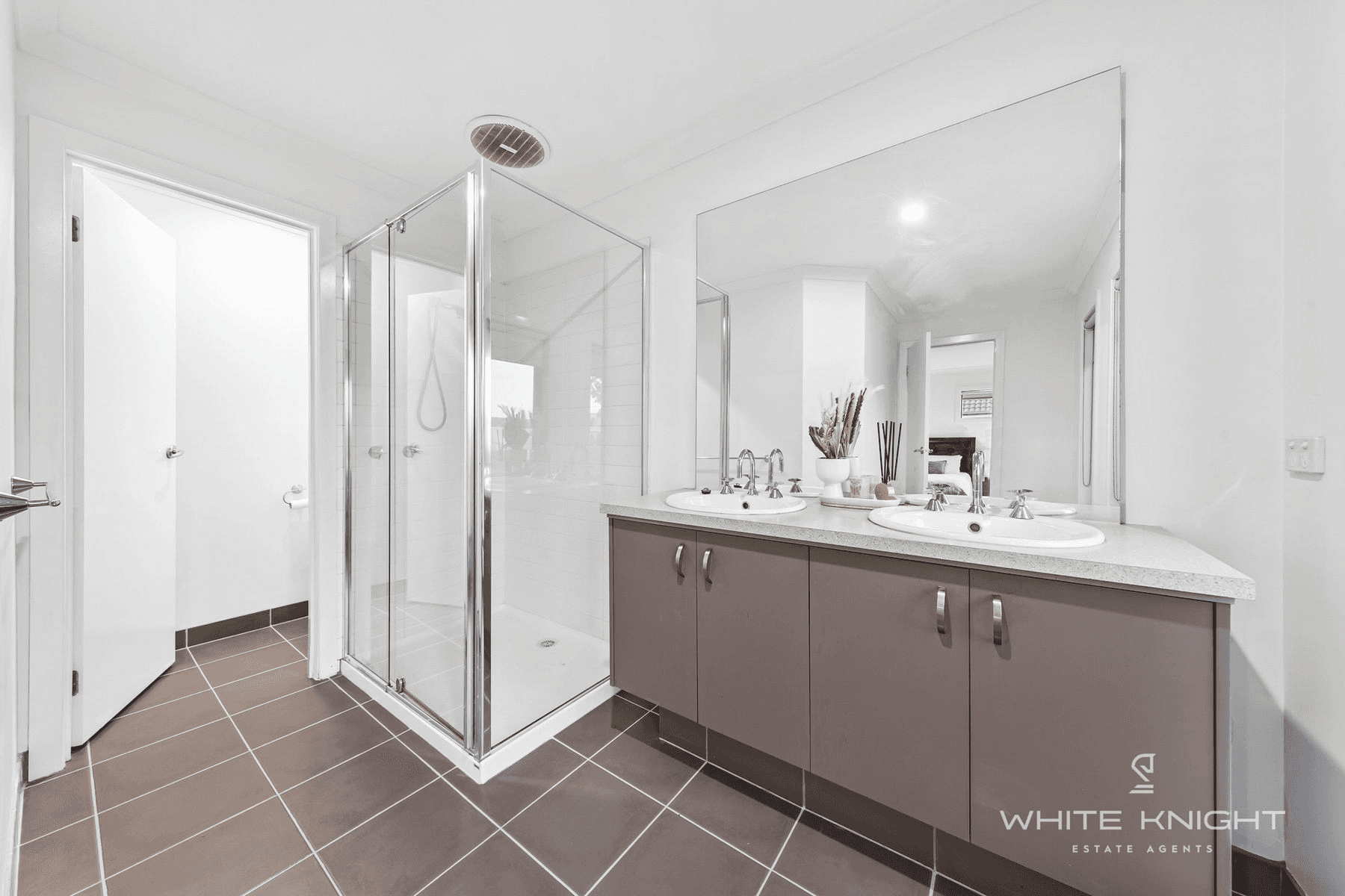 8 Oldis Close, CAROLINE SPRINGS, VIC 3023