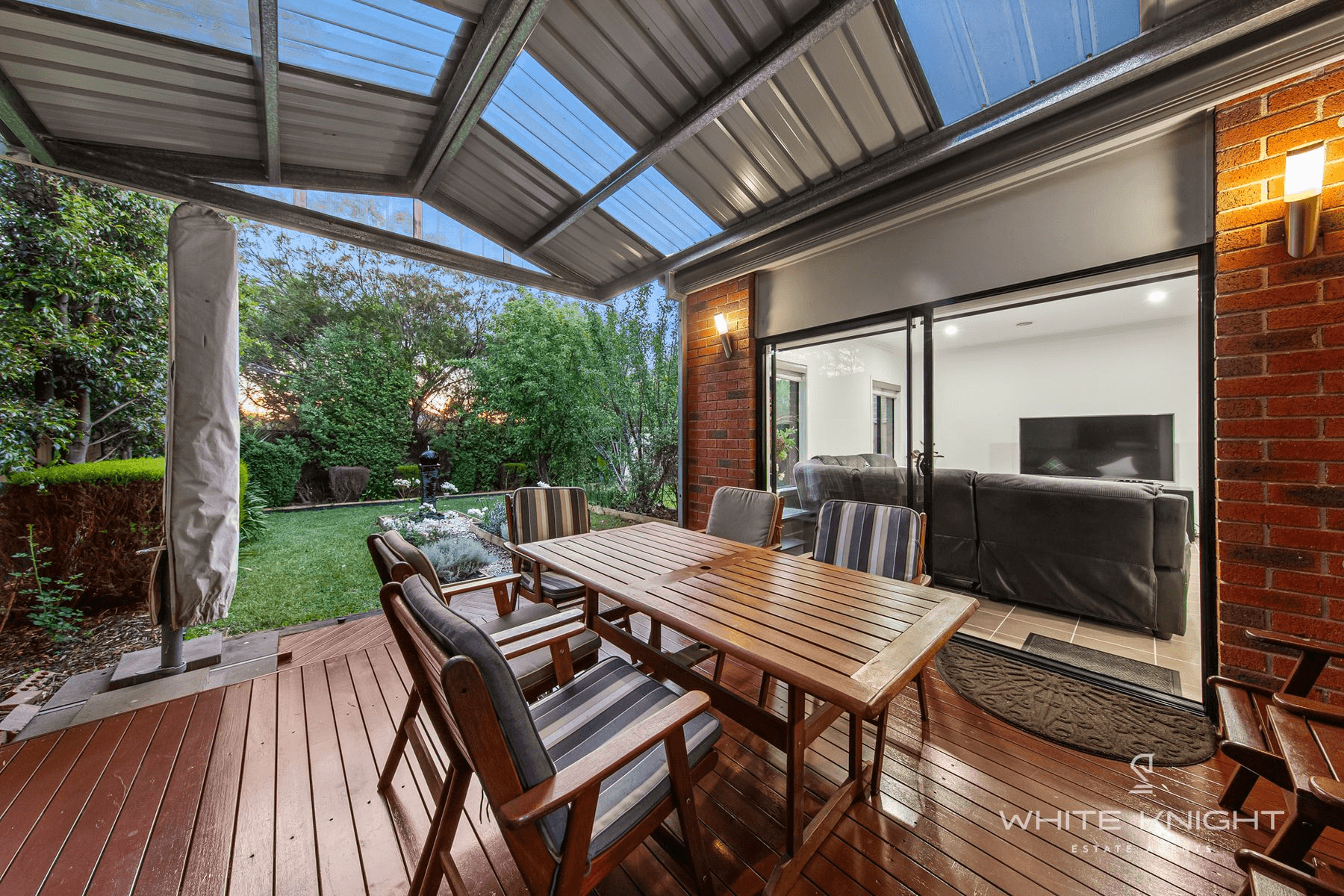 8 Oldis Close, CAROLINE SPRINGS, VIC 3023