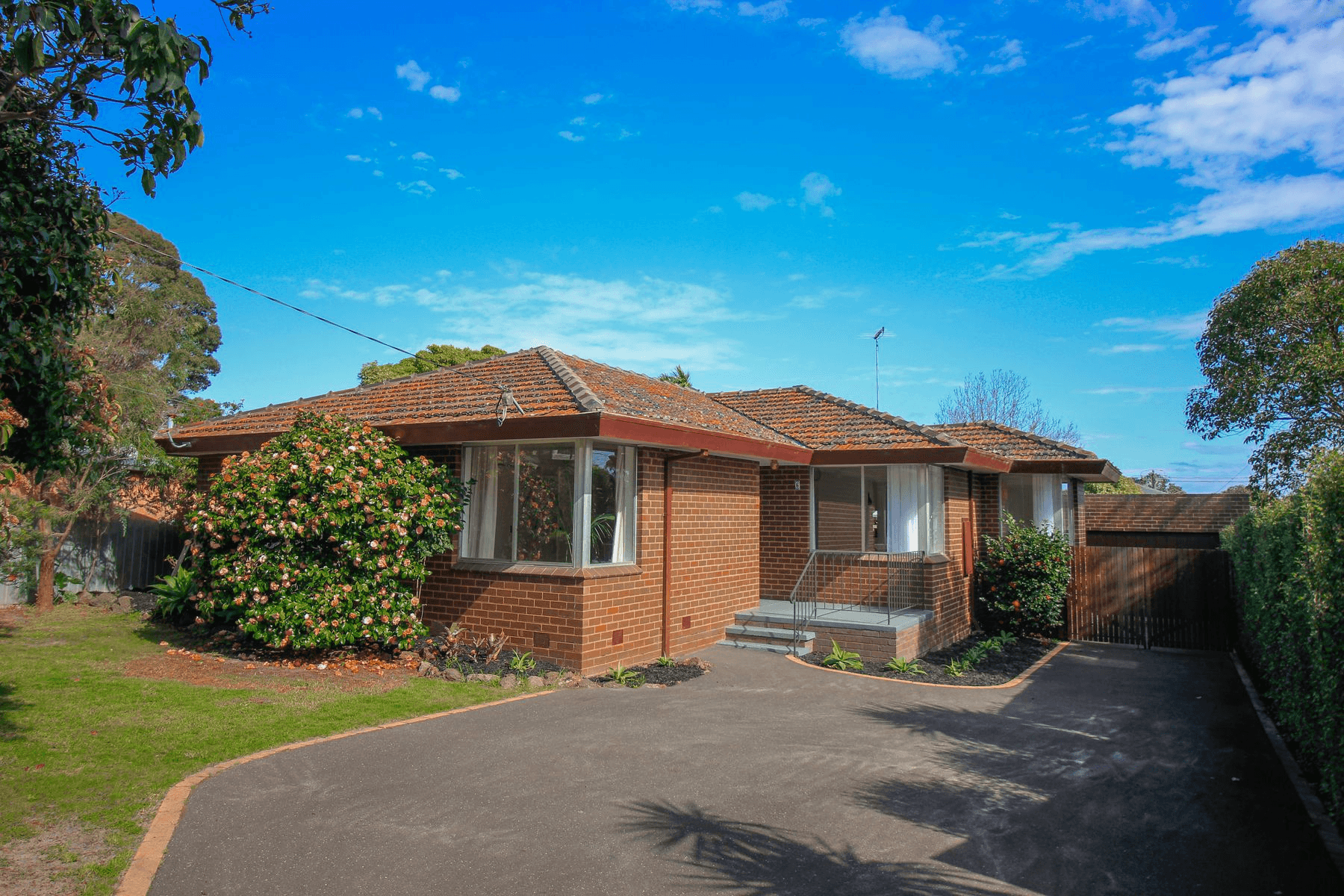 6 Paringa Court, FRANKSTON, VIC 3199