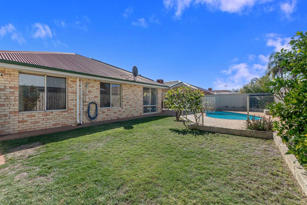 9 Castleton Way, Canning Vale, WA 6155