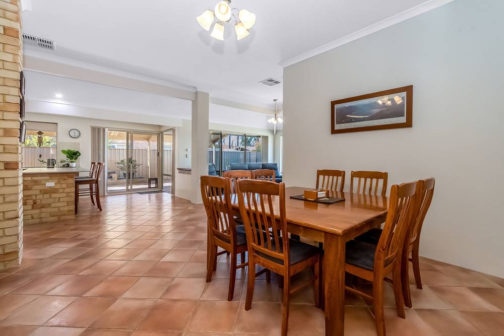 9 Castleton Way, Canning Vale, WA 6155
