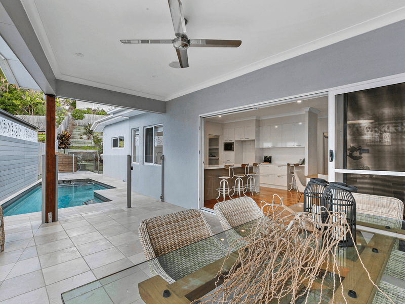 33 Love Street, HOLLAND PARK, QLD 4121