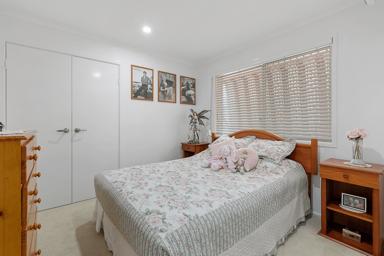 2 Cassiopeia Place, WYNNUM, QLD 4178