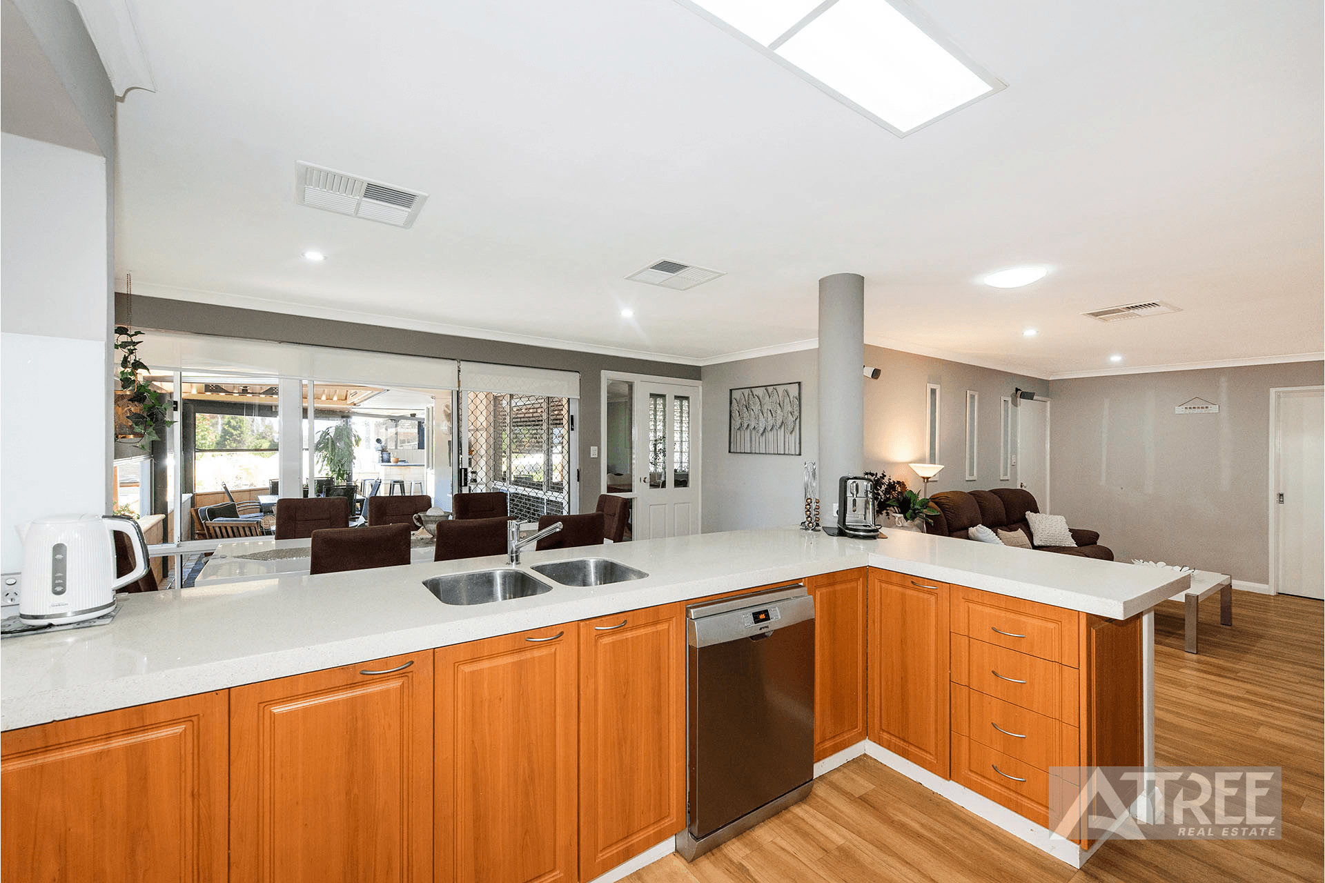 15 Ridgehaven Court, Canning Vale, WA 6155
