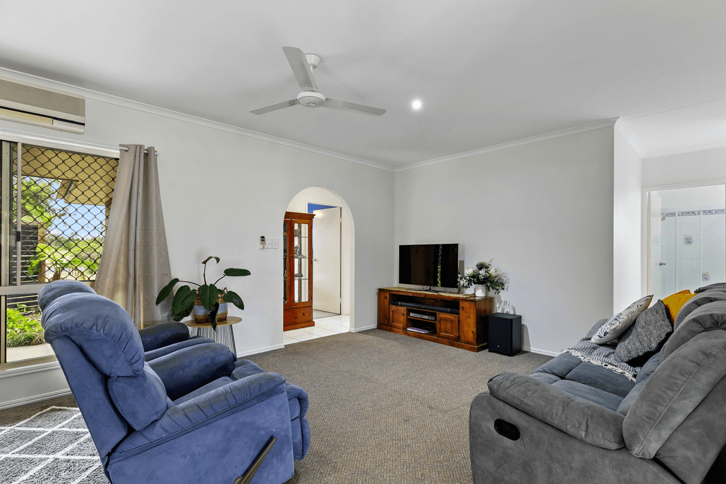 36 Woocoo Dr, Oakhurst, QLD 4650